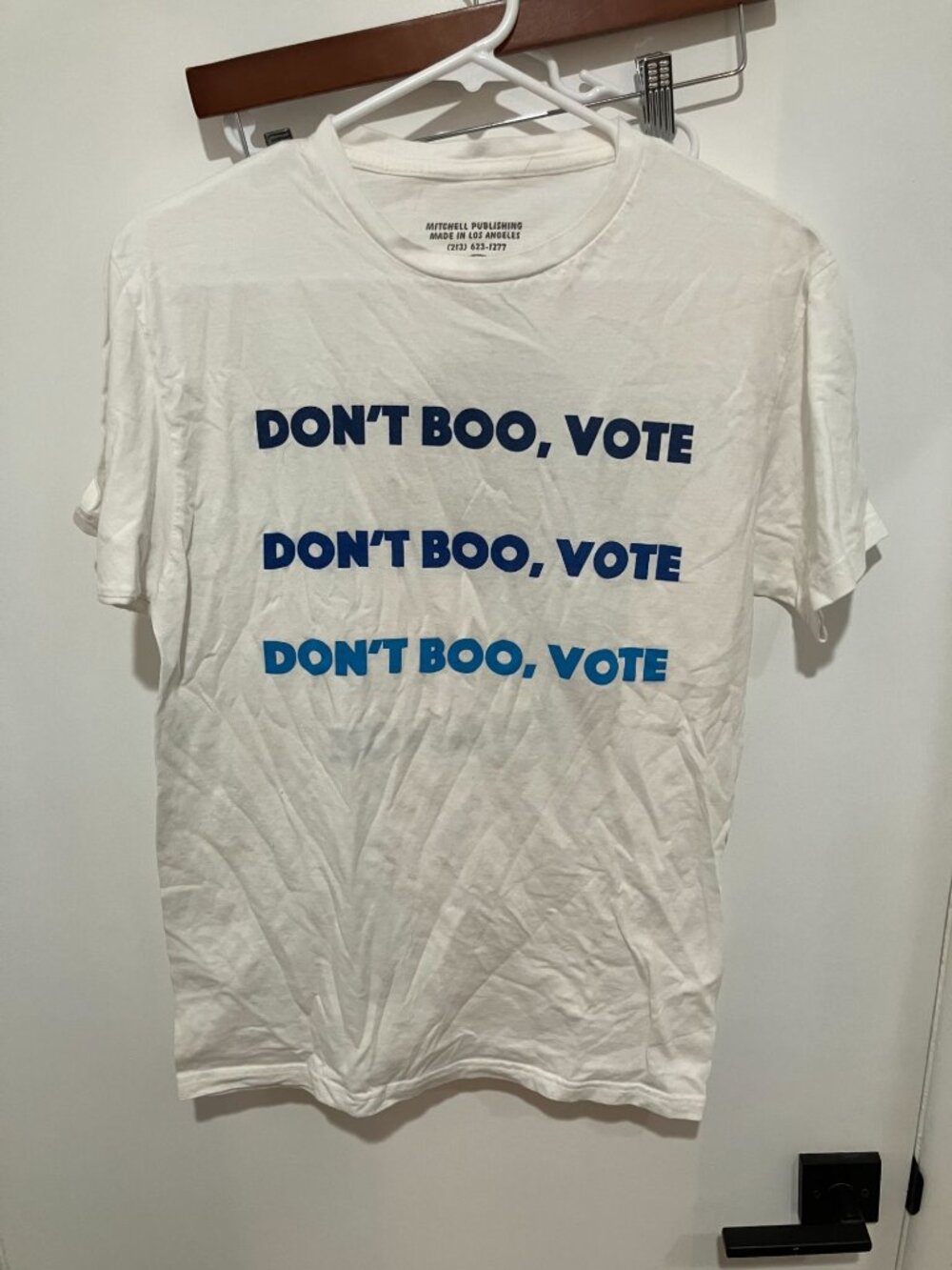 Mitchell Publishing "Don't Boo, Vote" White T-Shirt Barack Obama Quote Size M